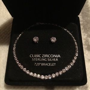 Bracelet & stud earrings